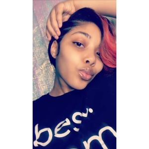 Meet your Posher, Alexis